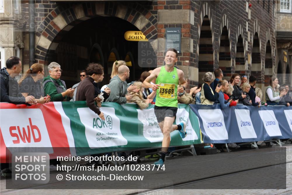 13.09.2026 - 21. swb-Marathon Bremen Strokosch-Dieckow http://msf.ph/oto/10283774 13.09.2026 10:30:28 Ziel 13522, 13561, 13569, 12458, 13603 meine-sportfotos.de