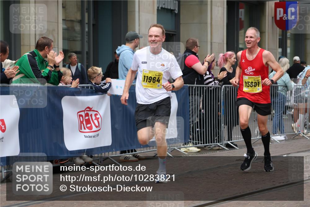 13.09.2026 - 21. swb-Marathon Bremen Strokosch-Dieckow http://msf.ph/oto/10283821 13.09.2026 10:34:54 Ziel 10261, 10262, 10994, 11068, 11176, 11512, 13505, 13514, 13540, 13560, 13590, 13619, 10818, 11197, 11964, 12358, 12413, 12540, 13588, 13601, 13625, 13637 meine-sportfotos.de