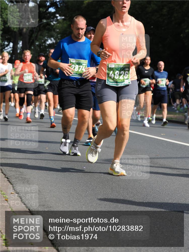 13.09.2026 - 21. swb-Marathon Bremen TobiasT http://msf.ph/oto/10283882 13.09.2026 12:06:51 Laufen 2915, 2874, 4826, 21 meine-sportfotos.de