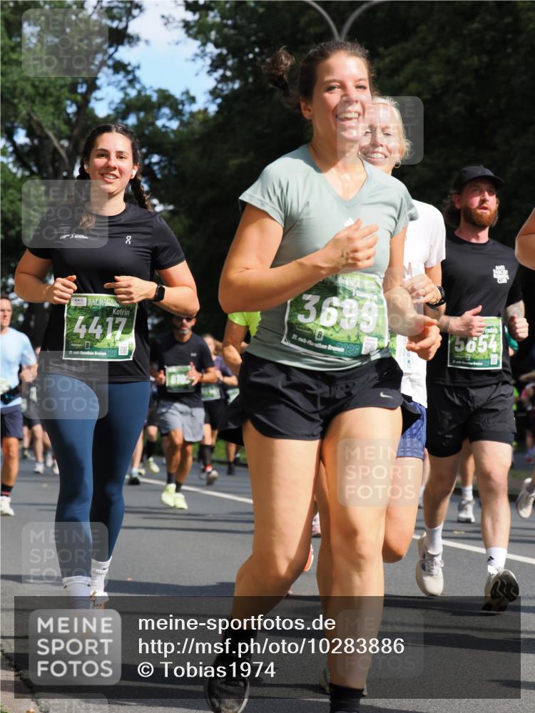 13.09.2026 - 21. swb-Marathon Bremen TobiasT http://msf.ph/oto/10283886 13.09.2026 12:06:55 Laufen 50, 4417, 21, 26, 810, 3699, 21, 026, 21, 5654 meine-sportfotos.de