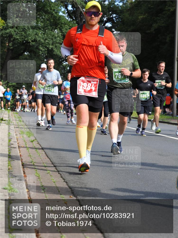 13.09.2026 - 21. swb-Marathon Bremen TobiasT http://msf.ph/oto/10283921 13.09.2026 12:07:04 Laufen 4034, 1984, 767, 5042 meine-sportfotos.de