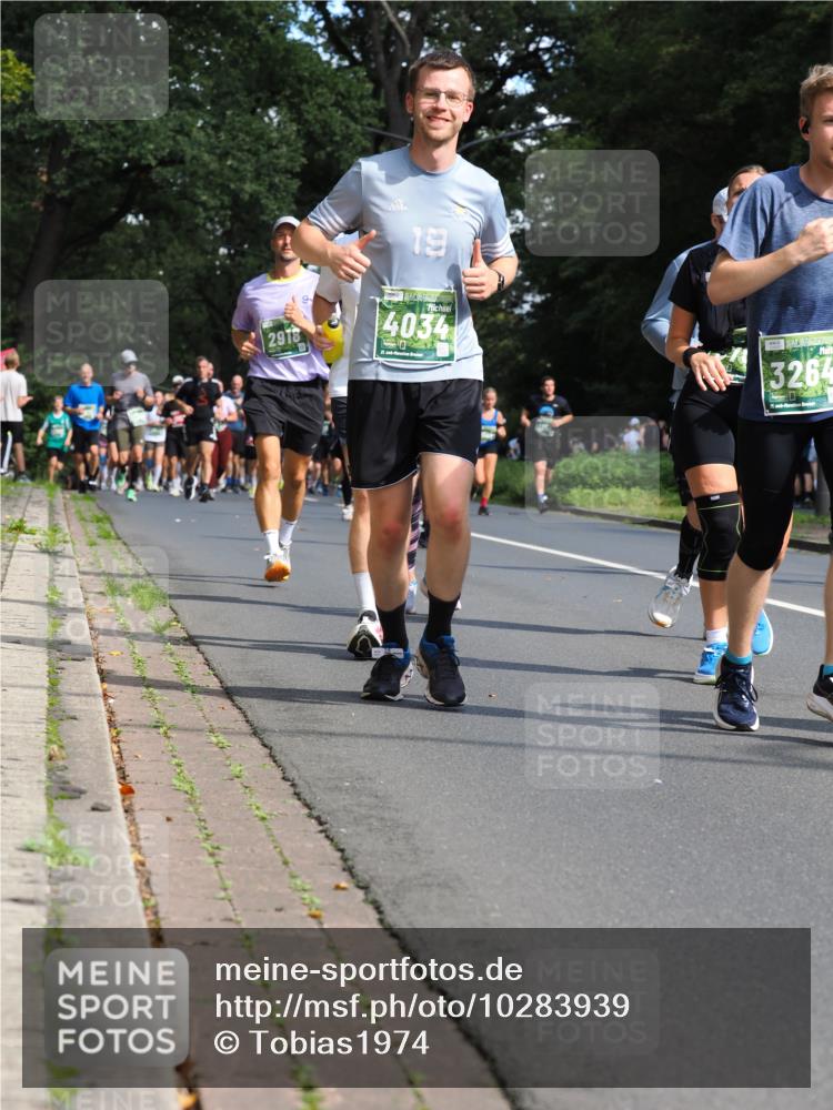 13.09.2026 - 21. swb-Marathon Bremen TobiasT http://msf.ph/oto/10283939 13.09.2026 12:07:06 Laufen 2918, 19, 4034, 3264 meine-sportfotos.de