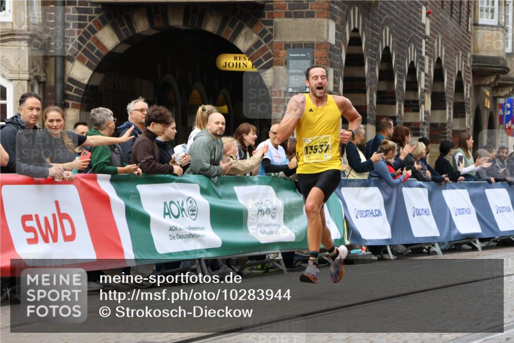 13.09.2026 - 21. swb-Marathon Bremen Strokosch-Dieckow http://msf.ph/oto/10283944 13.09.2026 10:31:00 Ziel 12458, 13537, 13603, 13572, 13602 meine-sportfotos.de