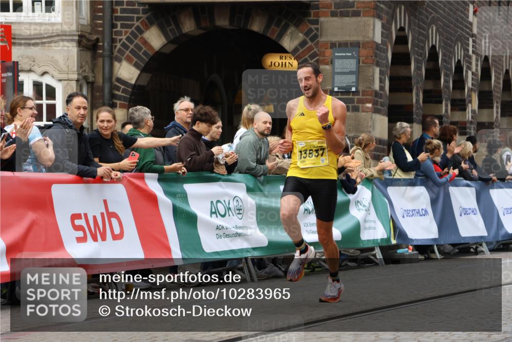 13.09.2026 - 21. swb-Marathon Bremen Strokosch-Dieckow http://msf.ph/oto/10283965 13.09.2026 10:31:00 Ziel 12458, 13537, 13603, 13572, 13602 meine-sportfotos.de