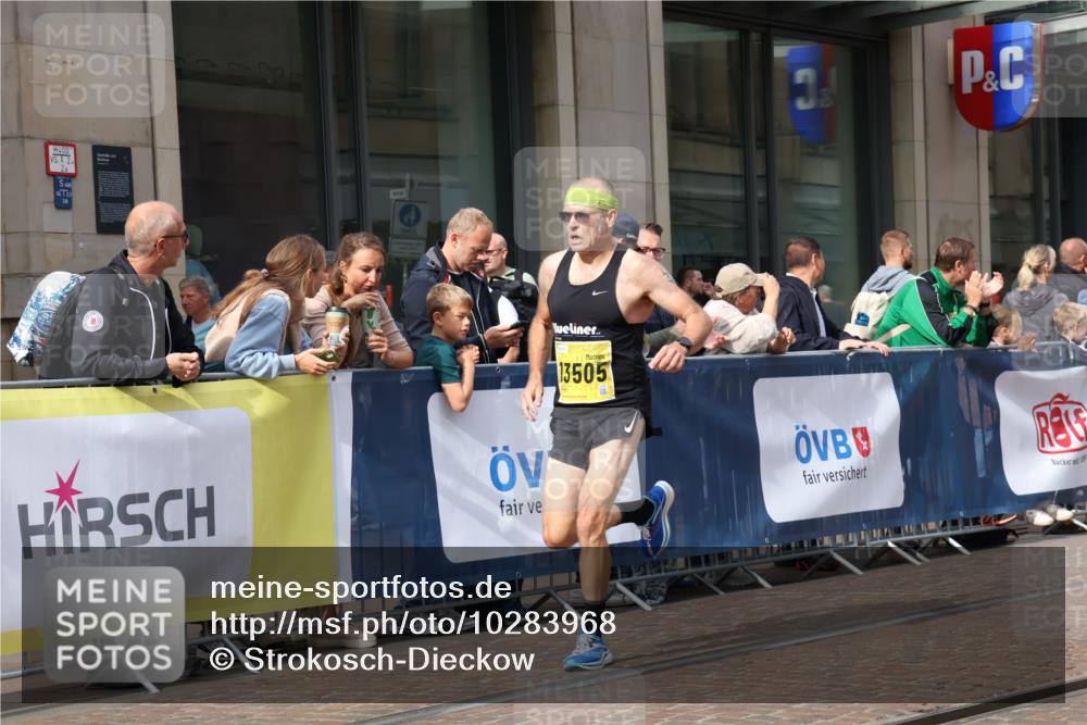13.09.2026 - 21. swb-Marathon Bremen Strokosch-Dieckow http://msf.ph/oto/10283968 13.09.2026 10:35:07 Ziel 10994, 11068, 11176, 11345, 11512, 12289, 13514, 13540, 13583, 13590, 13619, 10261, 10262, 11197, 11964, 12358, 13505, 13560, 13588, 13601, 13625 meine-sportfotos.de