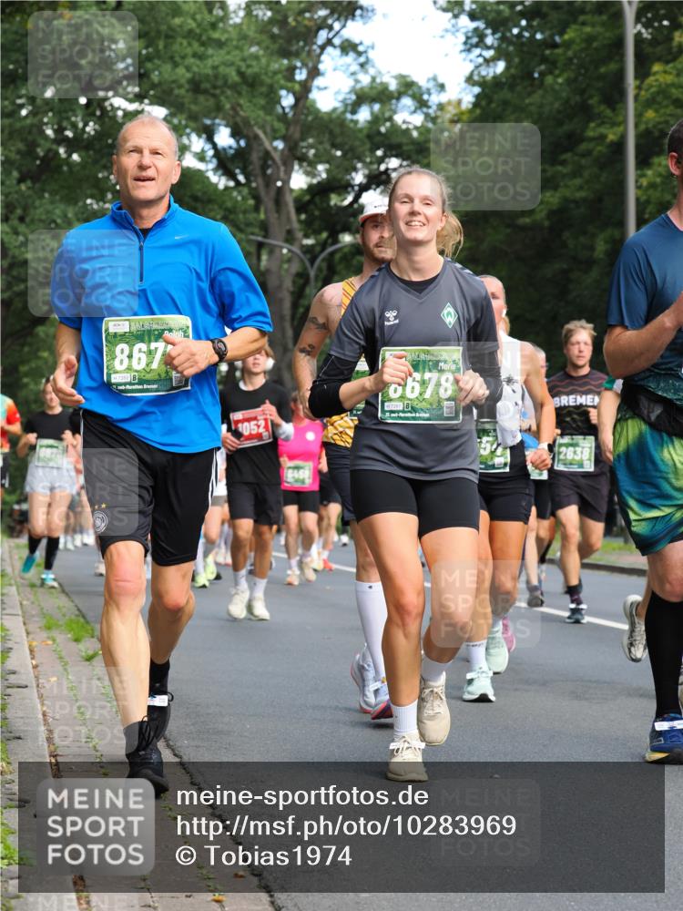 13.09.2026 - 21. swb-Marathon Bremen TobiasT http://msf.ph/oto/10283969 13.09.2026 12:07:21 Laufen 867, 7262, 240, 1052, 6678, 7261, 2638 meine-sportfotos.de