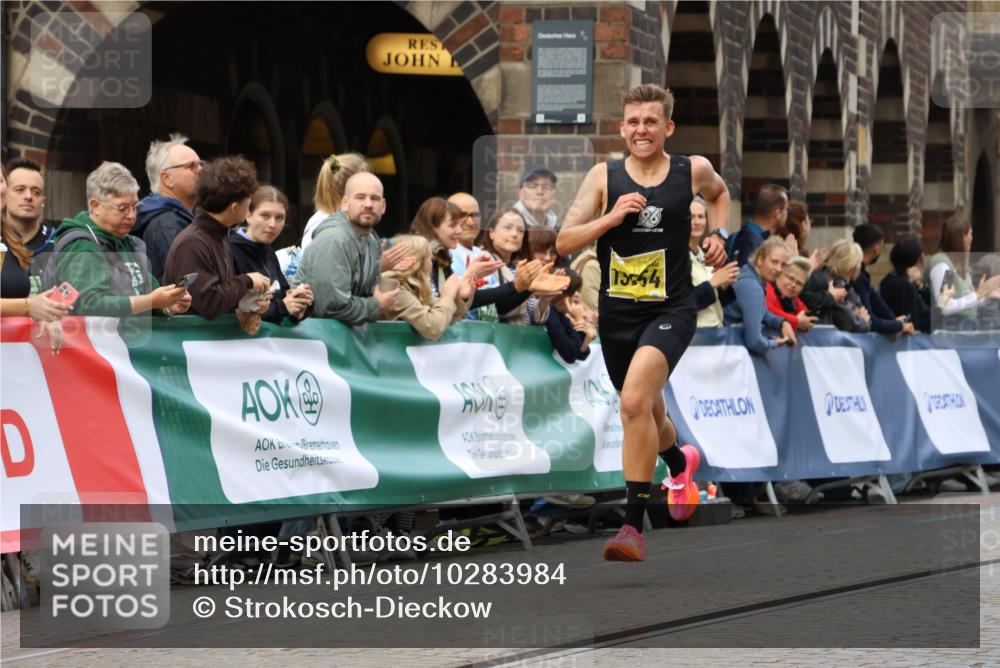 13.09.2026 - 21. swb-Marathon Bremen Strokosch-Dieckow http://msf.ph/oto/10283984 13.09.2026 10:31:03 Ziel 12458, 13537, 13554, 13603, 13602 meine-sportfotos.de