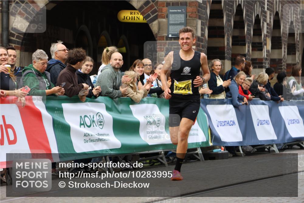 13.09.2026 - 21. swb-Marathon Bremen Strokosch-Dieckow http://msf.ph/oto/10283995 13.09.2026 10:31:03 Ziel 12458, 13537, 13554, 13603, 13602 meine-sportfotos.de