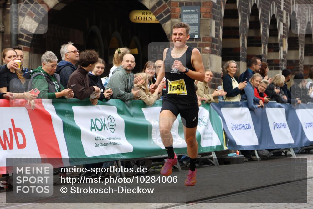 13.09.2026 - 21. swb-Marathon Bremen Strokosch-Dieckow http://msf.ph/oto/10284006 13.09.2026 10:31:03 Ziel 12458, 13537, 13554, 13603, 13602 meine-sportfotos.de