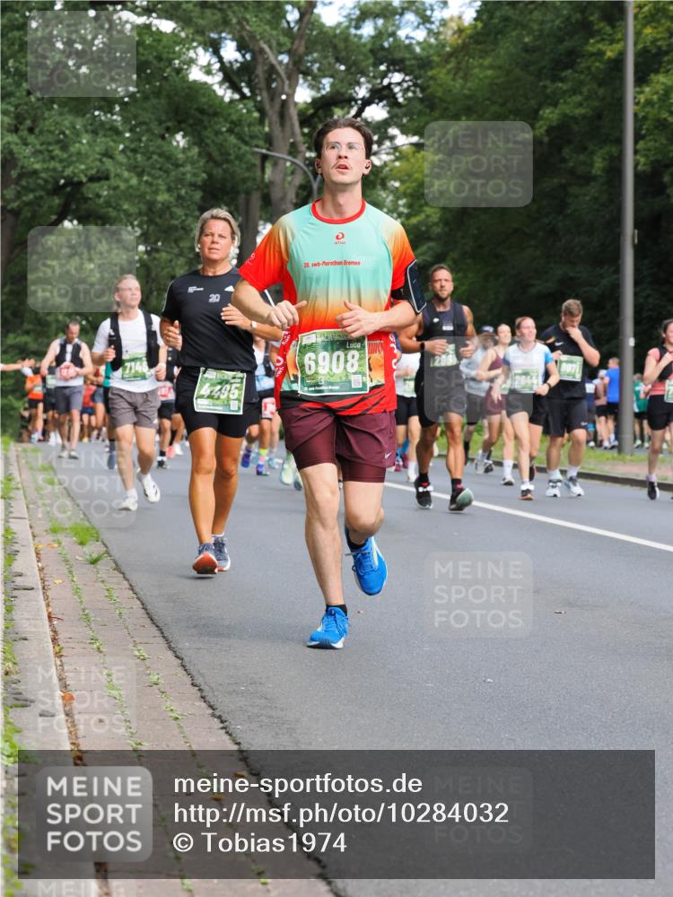 13.09.2026 - 21. swb-Marathon Bremen TobiasT http://msf.ph/oto/10284032 13.09.2026 12:07:36 Laufen 47, 95, 0, 20, 25, 6908, 21, 126 meine-sportfotos.de