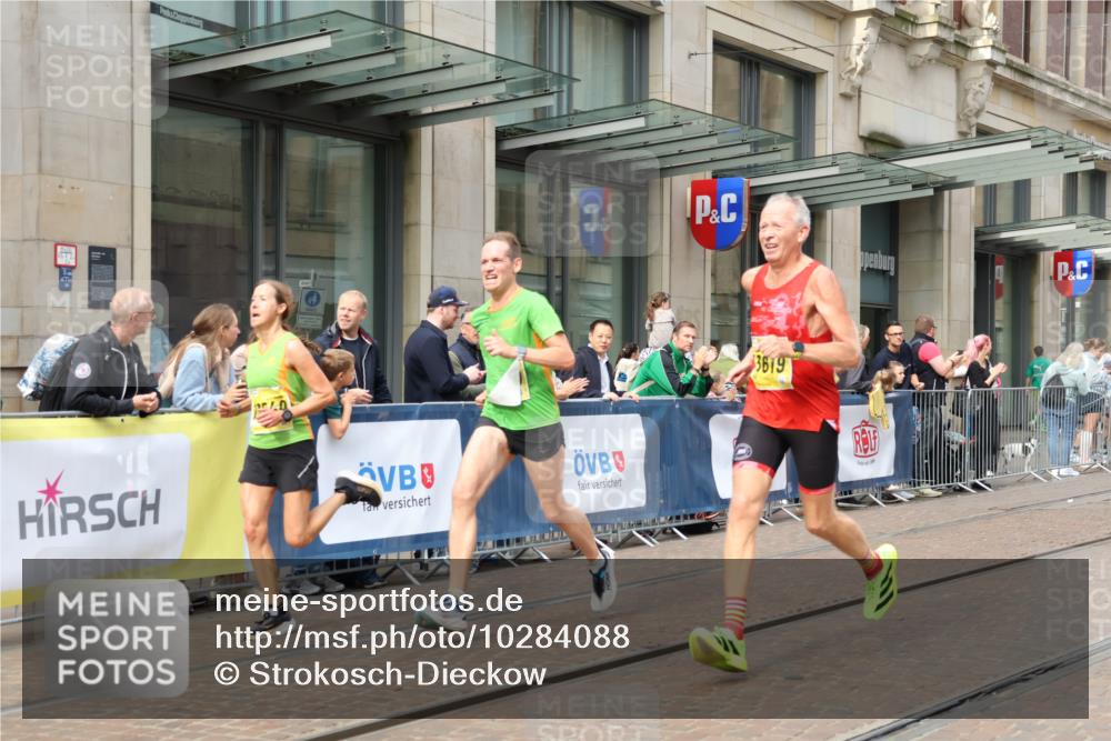 13.09.2026 - 21. swb-Marathon Bremen Strokosch-Dieckow http://msf.ph/oto/10284088 13.09.2026 10:35:20 Ziel 11345, 12289, 13558, 13583, 10261, 10262, 10994, 11068, 11176, 11345, 11512, 13505, 13514, 13540, 13560, 13590, 13619 meine-sportfotos.de