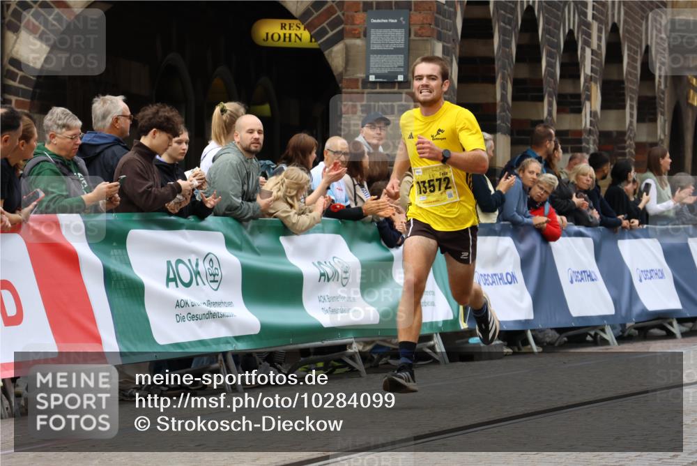13.09.2026 - 21. swb-Marathon Bremen Strokosch-Dieckow http://msf.ph/oto/10284099 13.09.2026 10:31:14 Ziel 13537, 13554, 13572, 13630, 13571 meine-sportfotos.de