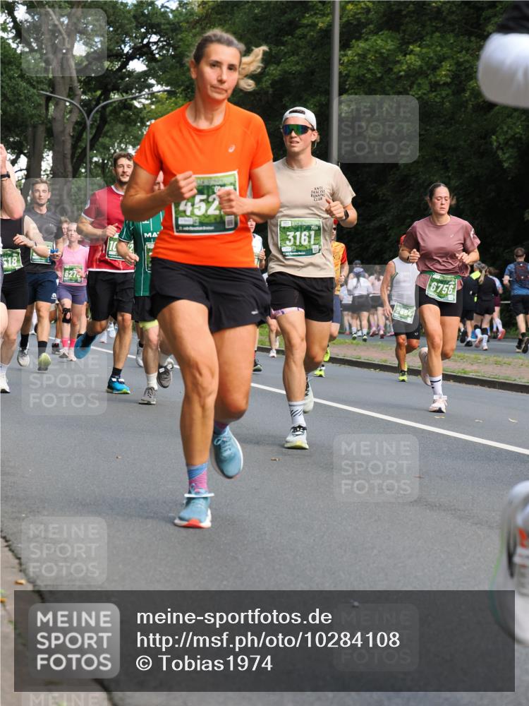 13.09.2026 - 21. swb-Marathon Bremen TobiasT http://msf.ph/oto/10284108 13.09.2026 12:07:52 Laufen 6276, 452, 3161, 6756 meine-sportfotos.de