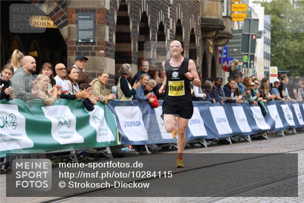 13.09.2026 - 21. swb-Marathon Bremen Strokosch-Dieckow http://msf.ph/oto/10284115 13.09.2026 10:31:17 Ziel 13537, 13554, 13572, 13630, 13504, 13571 meine-sportfotos.de