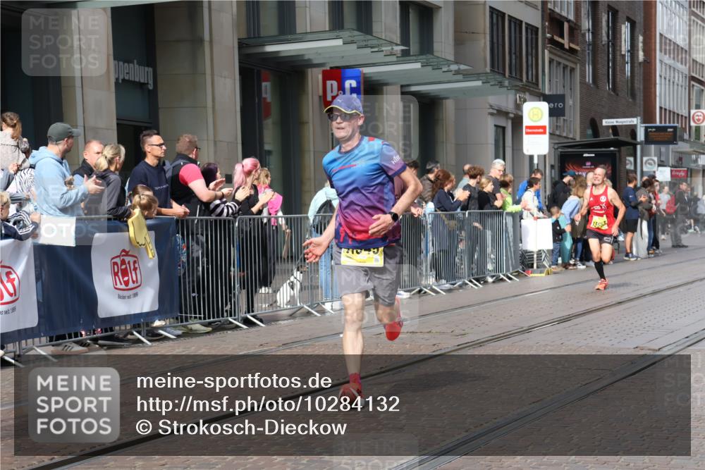 13.09.2026 - 21. swb-Marathon Bremen Strokosch-Dieckow http://msf.ph/oto/10284132 13.09.2026 10:35:23 Ziel 12289, 13558, 13583, 10261, 10262, 10994, 11068, 11176, 11345, 11512, 13505, 13514, 13540, 13560, 13590, 13619 meine-sportfotos.de