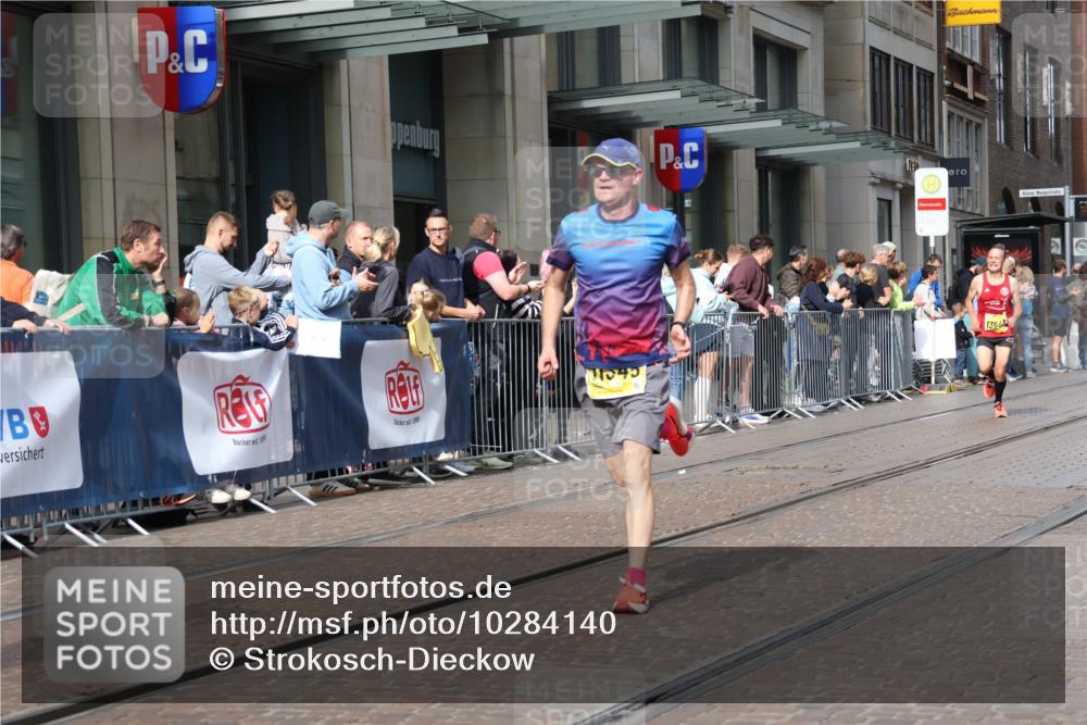 13.09.2026 - 21. swb-Marathon Bremen Strokosch-Dieckow http://msf.ph/oto/10284140 13.09.2026 10:35:23 Ziel 12289, 13558, 13583, 10261, 10262, 10994, 11068, 11176, 11345, 11512, 13505, 13514, 13540, 13560, 13590, 13619 meine-sportfotos.de