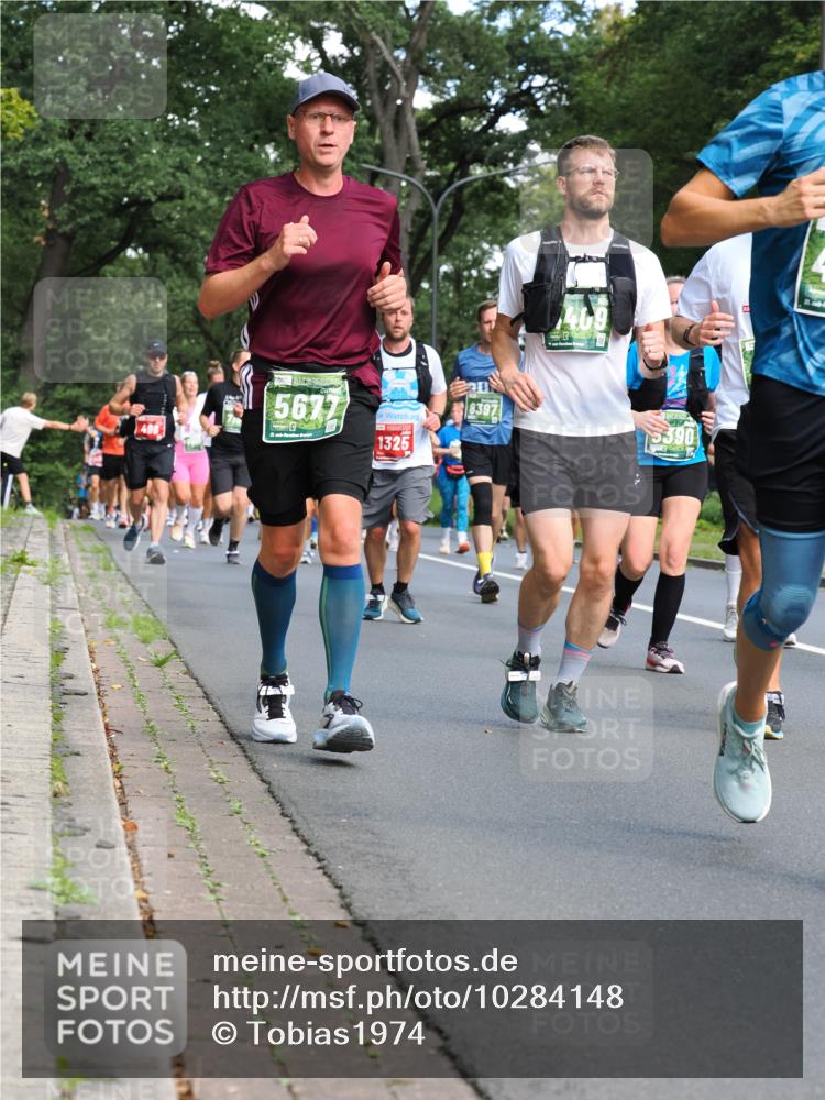 13.09.2026 - 21. swb-Marathon Bremen TobiasT http://msf.ph/oto/10284148 13.09.2026 12:08:00 Laufen 496, 409, 5677, 1325, 8397, 5390 meine-sportfotos.de