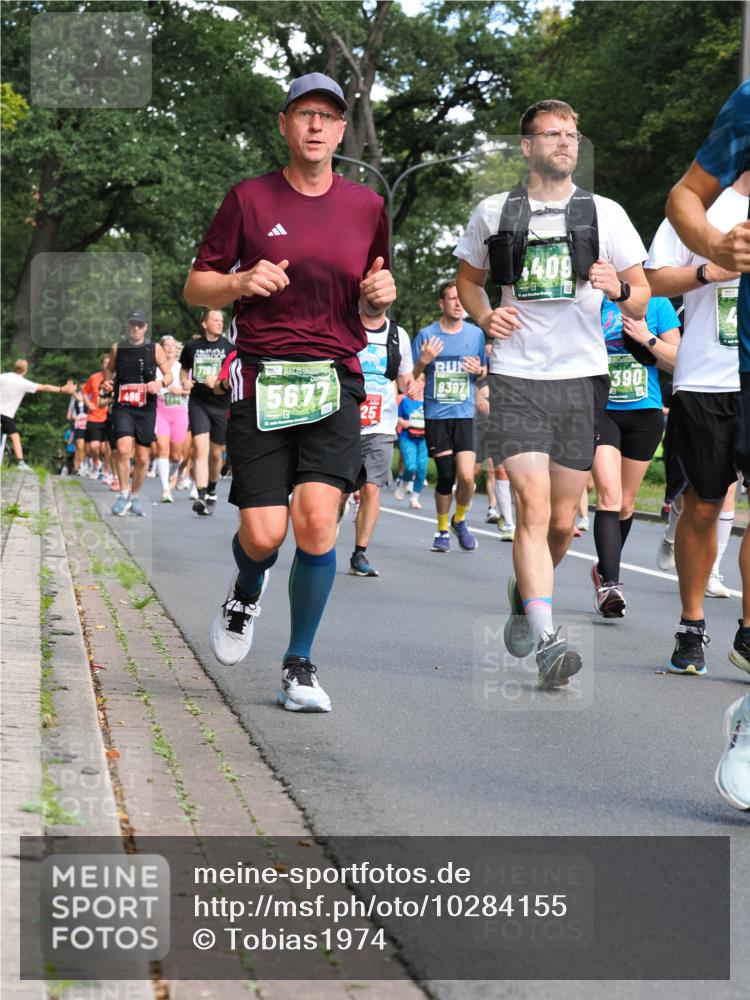 13.09.2026 - 21. swb-Marathon Bremen TobiasT http://msf.ph/oto/10284155 13.09.2026 12:08:00 Laufen 409, 390, 8397, 5677, 25 meine-sportfotos.de