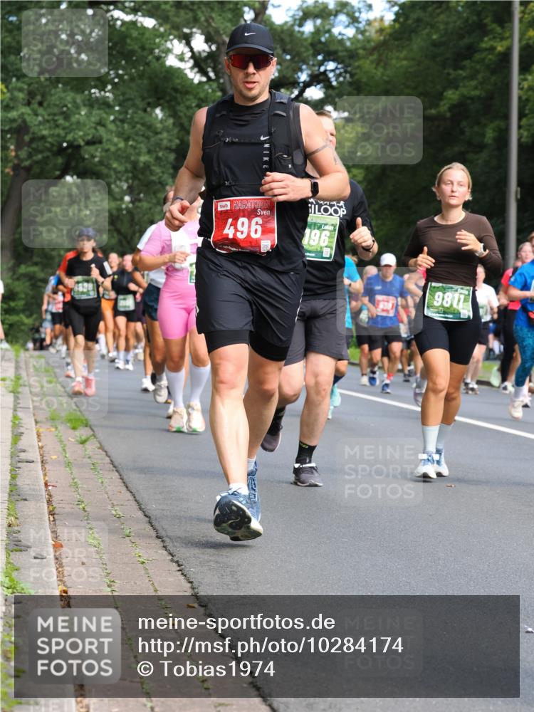 13.09.2026 - 21. swb-Marathon Bremen TobiasT http://msf.ph/oto/10284174 13.09.2026 12:08:06 Laufen 6838, 496, 196, 9811 meine-sportfotos.de
