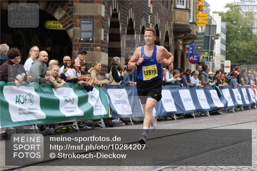13.09.2026 - 21. swb-Marathon Bremen Strokosch-Dieckow http://msf.ph/oto/10284207 13.09.2026 10:31:29 Ziel 13572, 13602, 13504, 13643 meine-sportfotos.de