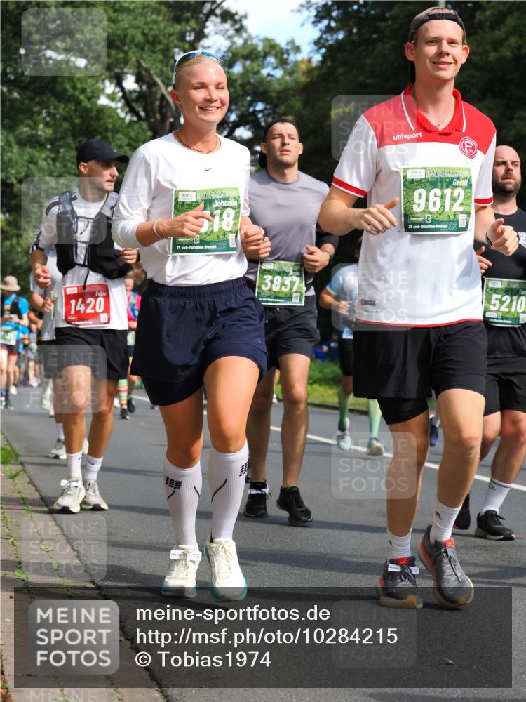 13.09.2026 - 21. swb-Marathon Bremen TobiasT http://msf.ph/oto/10284215 13.09.2026 12:08:18 Laufen 1420, 518, 21, 26, 3837, 9612, 21, 26, 5210 meine-sportfotos.de