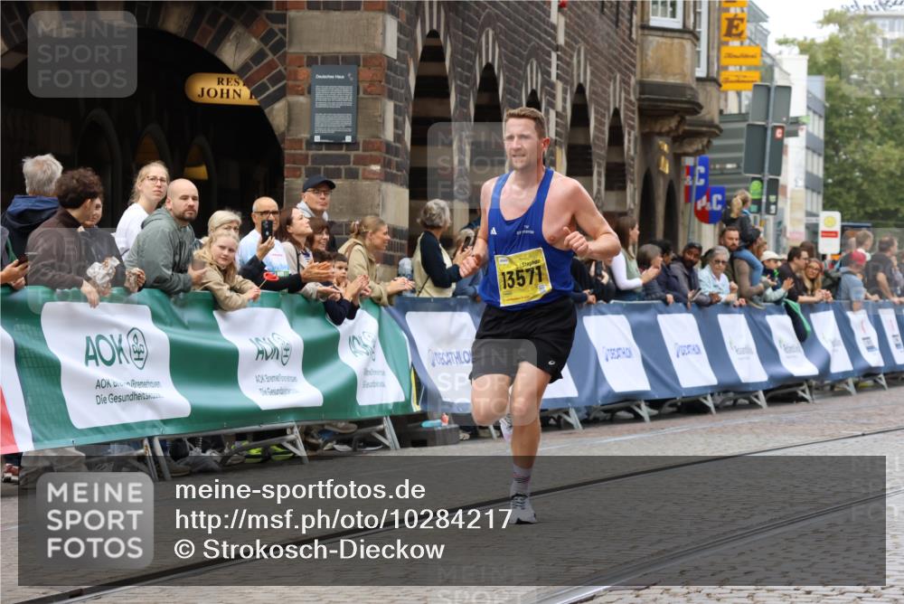 13.09.2026 - 21. swb-Marathon Bremen Strokosch-Dieckow http://msf.ph/oto/10284217 13.09.2026 10:31:29 Ziel 13572, 13602, 13504, 13643 meine-sportfotos.de