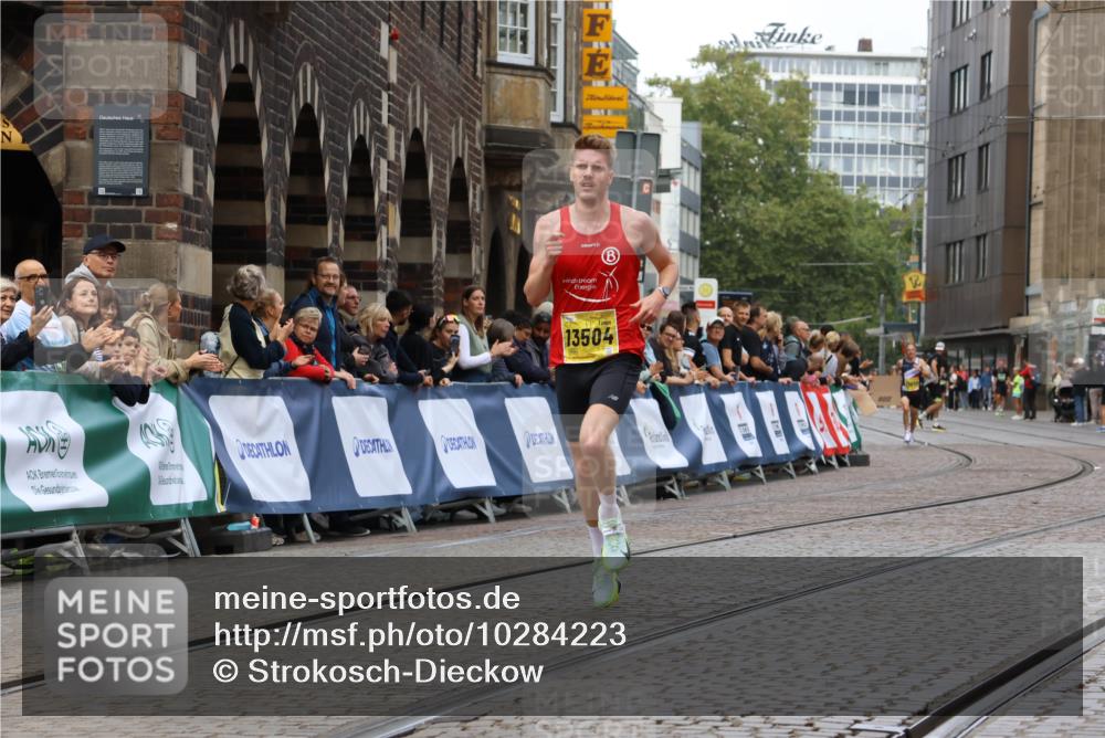 13.09.2026 - 21. swb-Marathon Bremen Strokosch-Dieckow http://msf.ph/oto/10284223 13.09.2026 10:31:42 Ziel 13571, 12457, 13533, 13536, 13573, 13618 meine-sportfotos.de