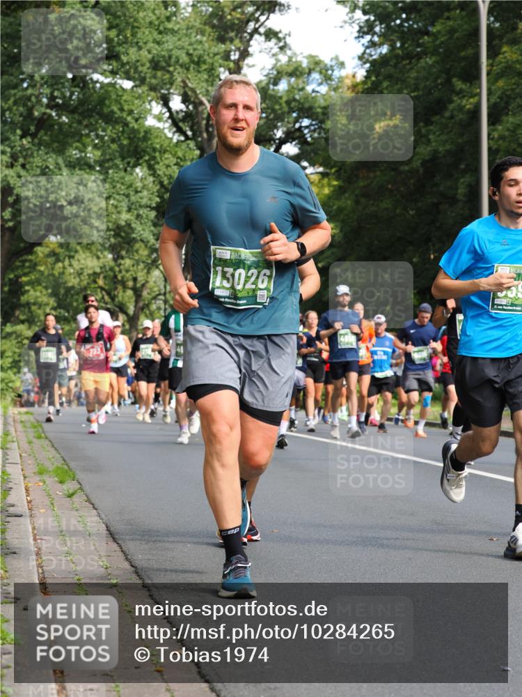 13.09.2026 - 21. swb-Marathon Bremen TobiasT http://msf.ph/oto/10284265 13.09.2026 12:08:29 Laufen 13026, 4650 meine-sportfotos.de