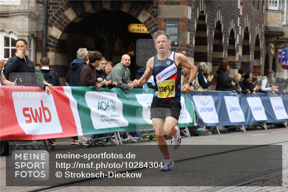 13.09.2026 - 21. swb-Marathon Bremen Strokosch-Dieckow http://msf.ph/oto/10284304 13.09.2026 10:31:54 Ziel 13504, 13643, 13543, 13582, 13632 meine-sportfotos.de