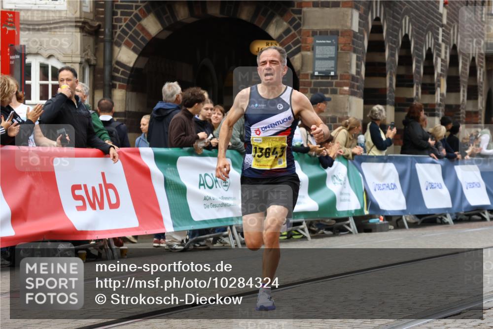 13.09.2026 - 21. swb-Marathon Bremen Strokosch-Dieckow http://msf.ph/oto/10284324 13.09.2026 10:31:54 Ziel 13504, 13643, 13543, 13582, 13632 meine-sportfotos.de