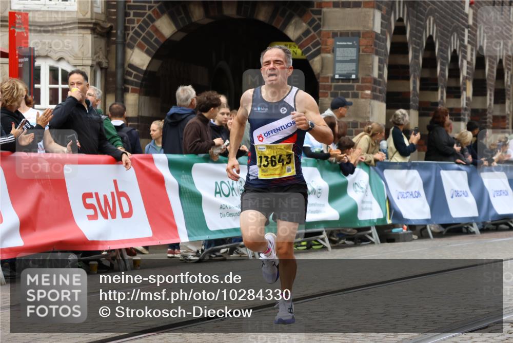 13.09.2026 - 21. swb-Marathon Bremen Strokosch-Dieckow http://msf.ph/oto/10284330 13.09.2026 10:31:54 Ziel 13504, 13643, 13543, 13582, 13632 meine-sportfotos.de