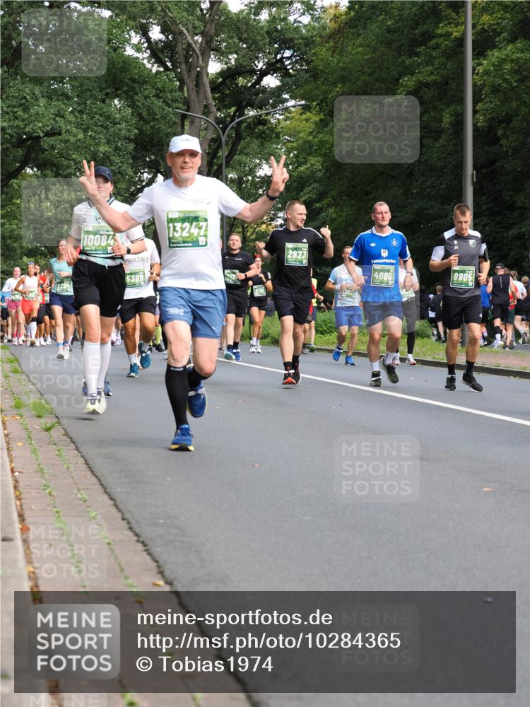 13.09.2026 - 21. swb-Marathon Bremen TobiasT http://msf.ph/oto/10284365 13.09.2026 12:08:50 Laufen 10084, 5399, 13247, 6170, 2823, 13021, 4006, 8905 meine-sportfotos.de