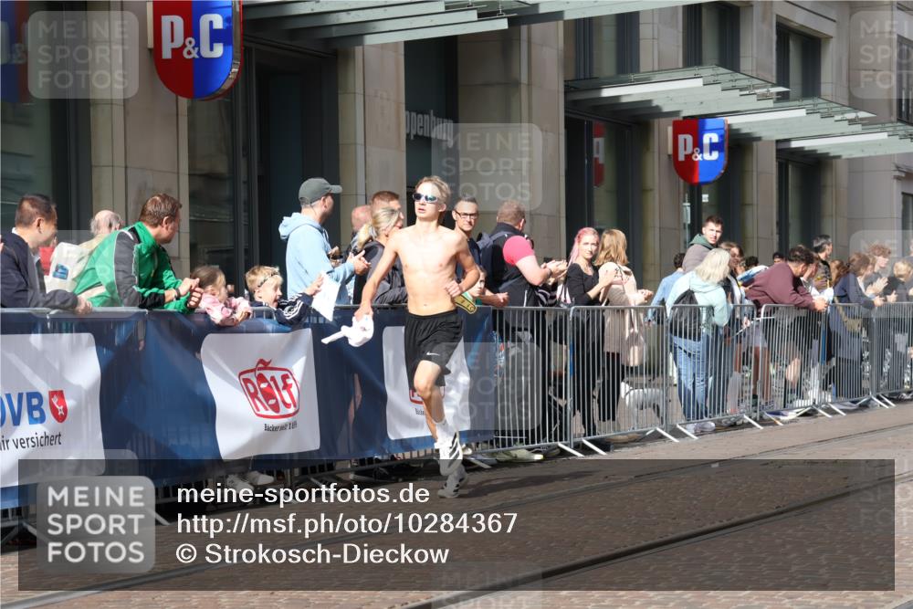 13.09.2026 - 21. swb-Marathon Bremen Strokosch-Dieckow http://msf.ph/oto/10284367 13.09.2026 10:36:14 Ziel 11916, 12456, 13548, 13575, 10244, 11067, 12324, 12513, 13534 meine-sportfotos.de
