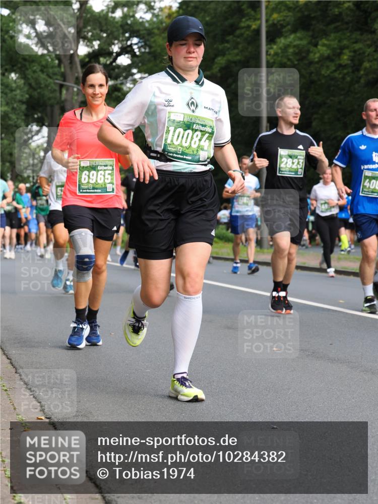 13.09.2026 - 21. swb-Marathon Bremen TobiasT http://msf.ph/oto/10284382 13.09.2026 12:08:53 Laufen 6965, 10084, 21, 26, 2823, 42330, 400 meine-sportfotos.de