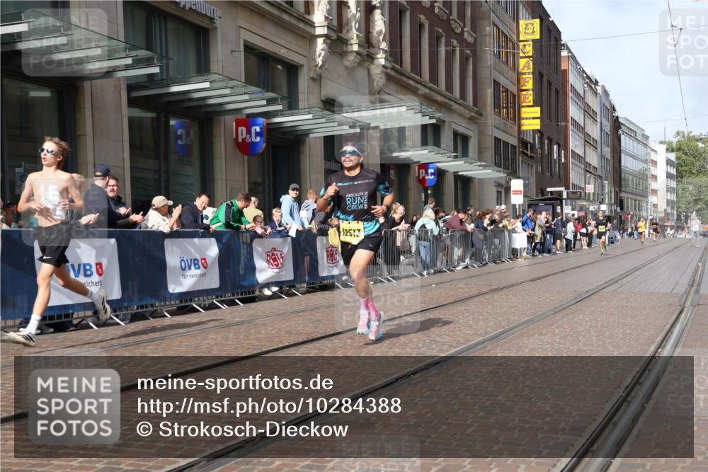 13.09.2026 - 21. swb-Marathon Bremen Strokosch-Dieckow http://msf.ph/oto/10284388 13.09.2026 10:36:16 Ziel 11916, 12456, 13548, 13575, 10244, 11067, 12324, 12513, 13534 meine-sportfotos.de