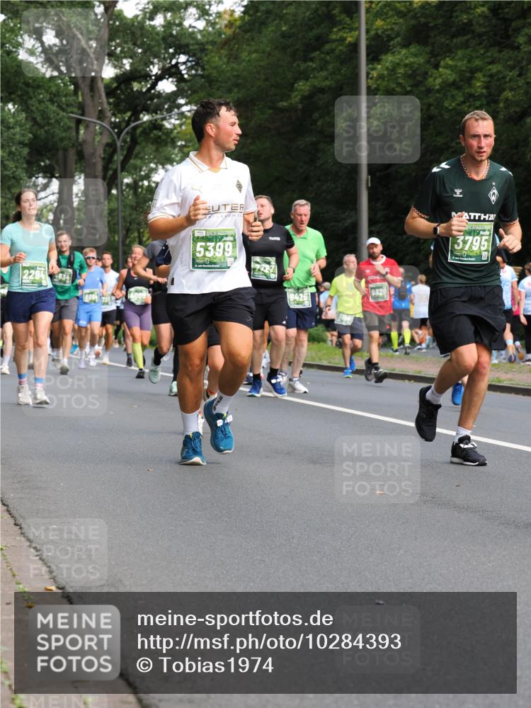 13.09.2026 - 21. swb-Marathon Bremen TobiasT http://msf.ph/oto/10284393 13.09.2026 12:08:55 Laufen 2294, 034, 14009, 5399, 8426, 9320, 3795 meine-sportfotos.de