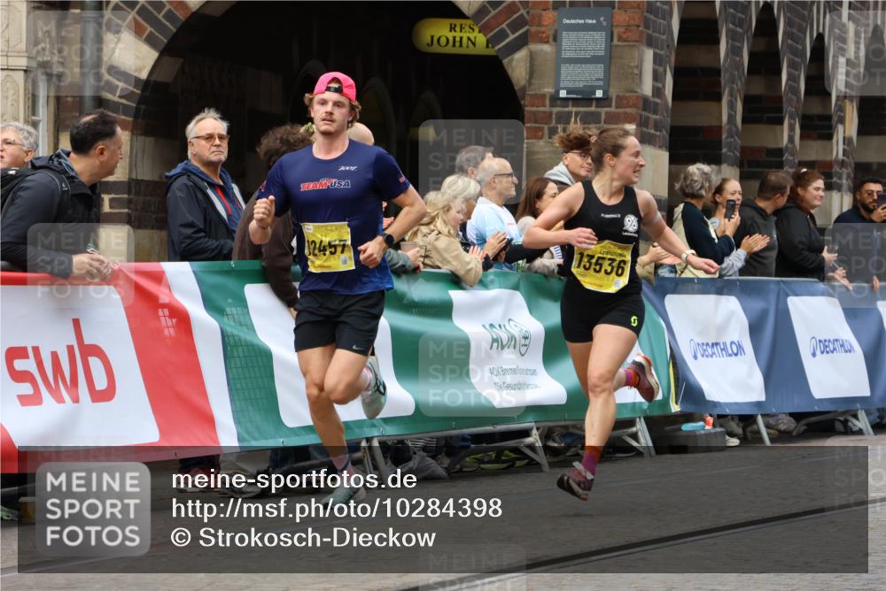 13.09.2026 - 21. swb-Marathon Bremen Strokosch-Dieckow http://msf.ph/oto/10284398 13.09.2026 10:32:02 Ziel 13504, 13533, 13536, 13643, 13543, 13582, 13632 meine-sportfotos.de