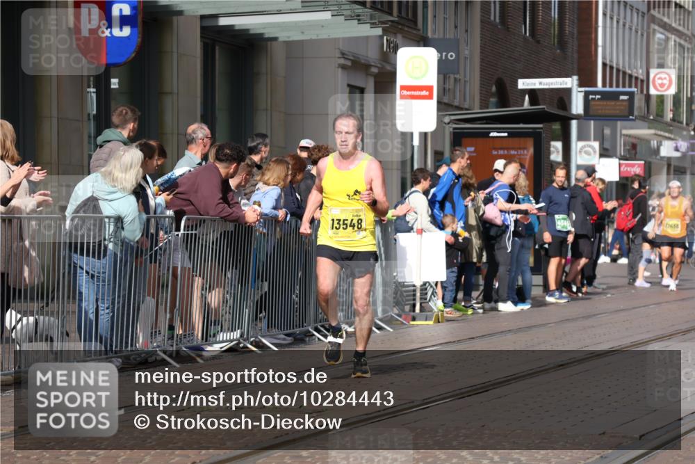 13.09.2026 - 21. swb-Marathon Bremen Strokosch-Dieckow http://msf.ph/oto/10284443 13.09.2026 10:36:26 Ziel 11738, 11916, 12456, 13606, 11067, 12324, 12513, 13548, 13575 meine-sportfotos.de