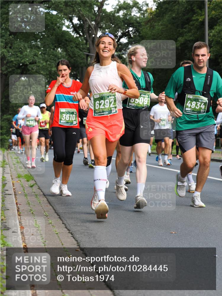 13.09.2026 - 21. swb-Marathon Bremen TobiasT http://msf.ph/oto/10284445 13.09.2026 12:09:01 Laufen 4365, 401, 3610, 6292, 0509, 4834 meine-sportfotos.de