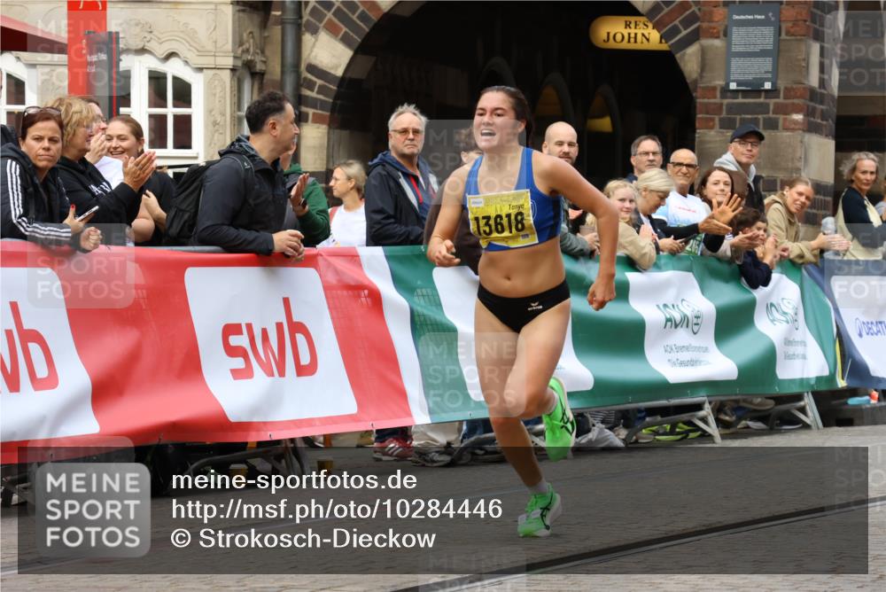 13.09.2026 - 21. swb-Marathon Bremen Strokosch-Dieckow http://msf.ph/oto/10284446 13.09.2026 10:32:04 Ziel 12457, 13533, 13536, 13573, 13618, 13643, 13543, 13582, 13632 meine-sportfotos.de