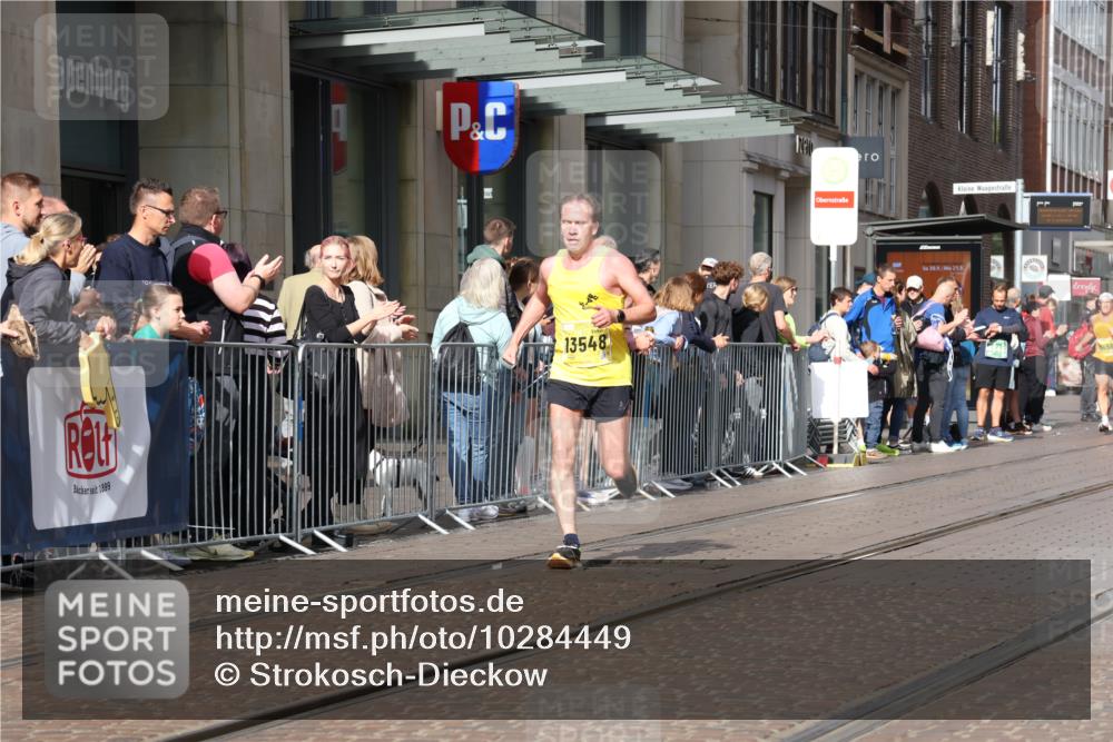 13.09.2026 - 21. swb-Marathon Bremen Strokosch-Dieckow http://msf.ph/oto/10284449 13.09.2026 10:36:27 Ziel 11738, 11916, 12456, 13606, 11067, 12324, 12513, 13548, 13575 meine-sportfotos.de