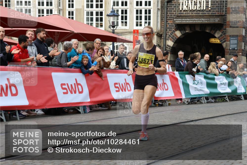 13.09.2026 - 21. swb-Marathon Bremen Strokosch-Dieckow http://msf.ph/oto/10284461 13.09.2026 10:32:06 Ziel 12457, 13533, 13536, 13573, 13618, 13643, 13632, 13639 meine-sportfotos.de
