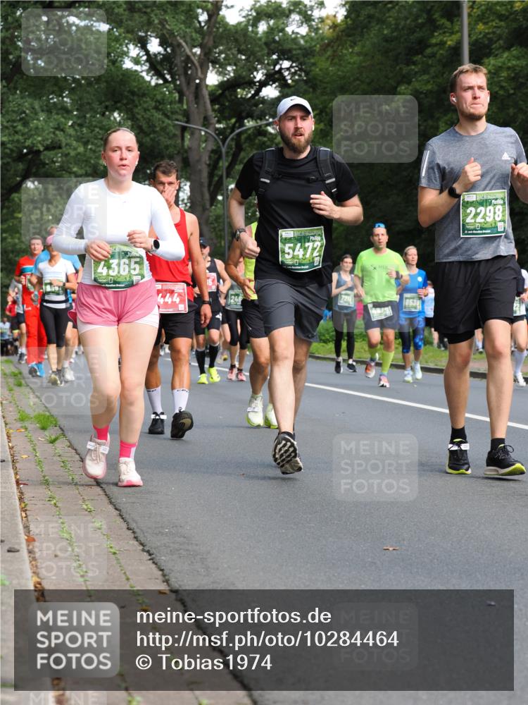 13.09.2026 - 21. swb-Marathon Bremen TobiasT http://msf.ph/oto/10284464 13.09.2026 12:09:06 Laufen 4365, 444, 5472, 2211, 8539, 2298 meine-sportfotos.de
