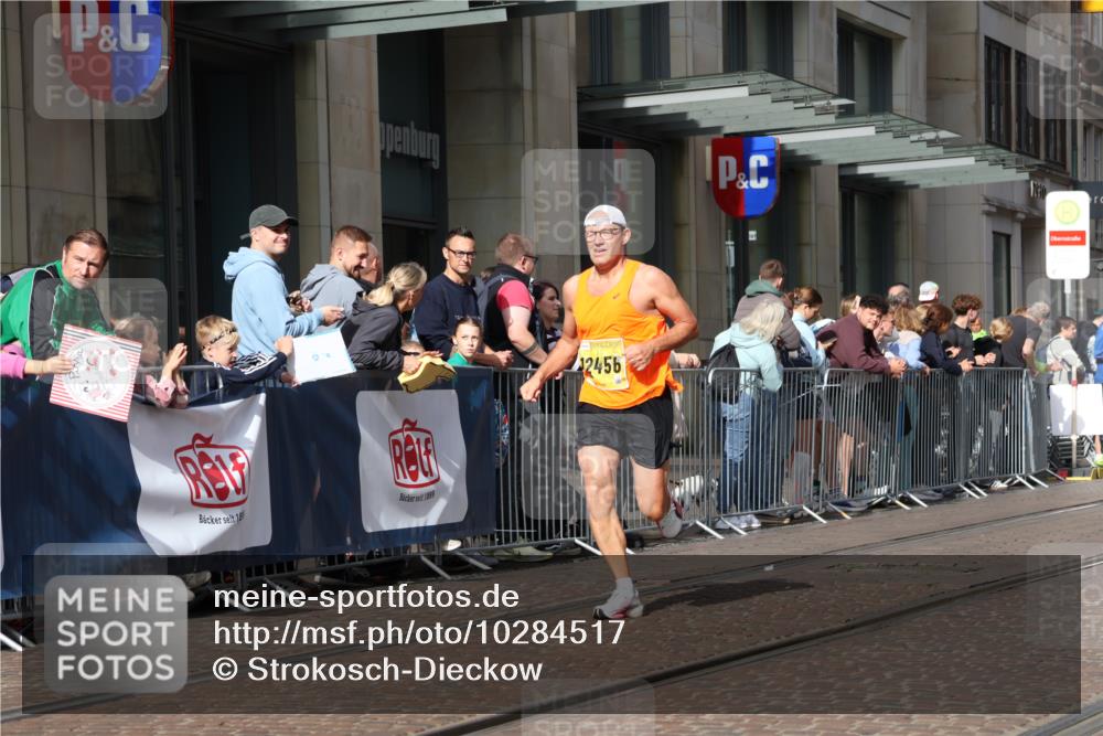 13.09.2026 - 21. swb-Marathon Bremen Strokosch-Dieckow http://msf.ph/oto/10284517 13.09.2026 10:36:35 Ziel 11654, 11738, 12520, 13568, 13606, 11916, 12324, 12456, 12513, 13548, 13575 meine-sportfotos.de