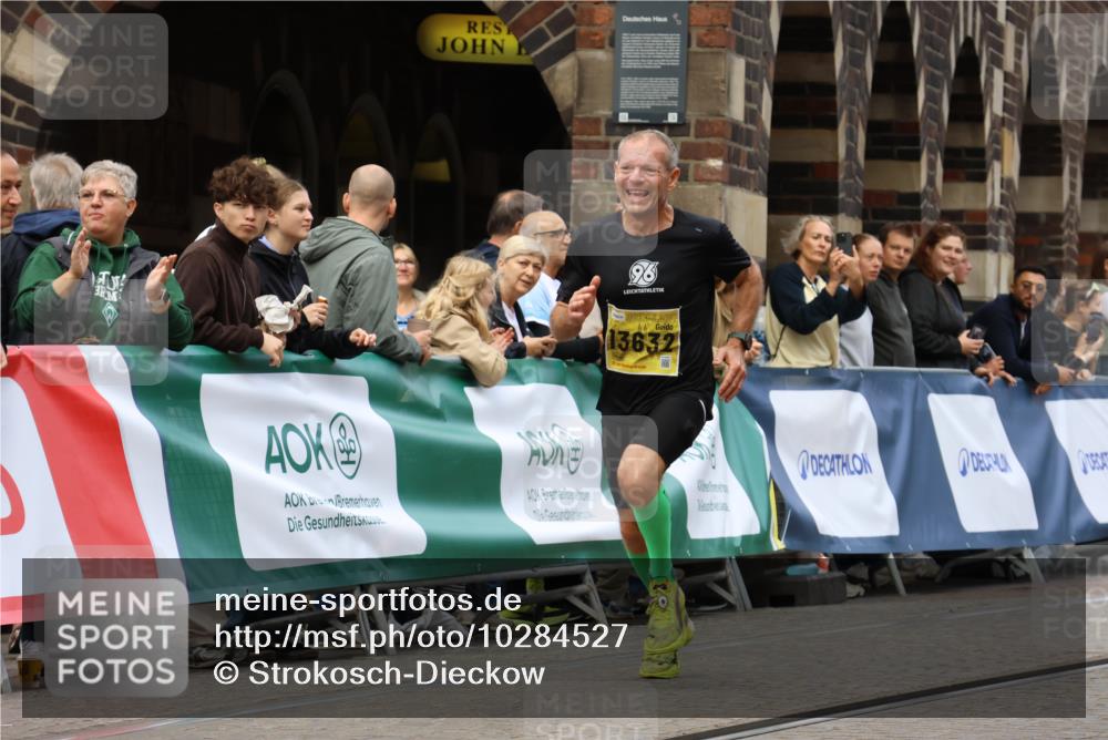 13.09.2026 - 21. swb-Marathon Bremen Strokosch-Dieckow http://msf.ph/oto/10284527 13.09.2026 10:32:18 Ziel 12457, 13533, 13536, 13543, 13573, 13582, 13618, 13632, 13524, 13564, 13638, 13639 meine-sportfotos.de