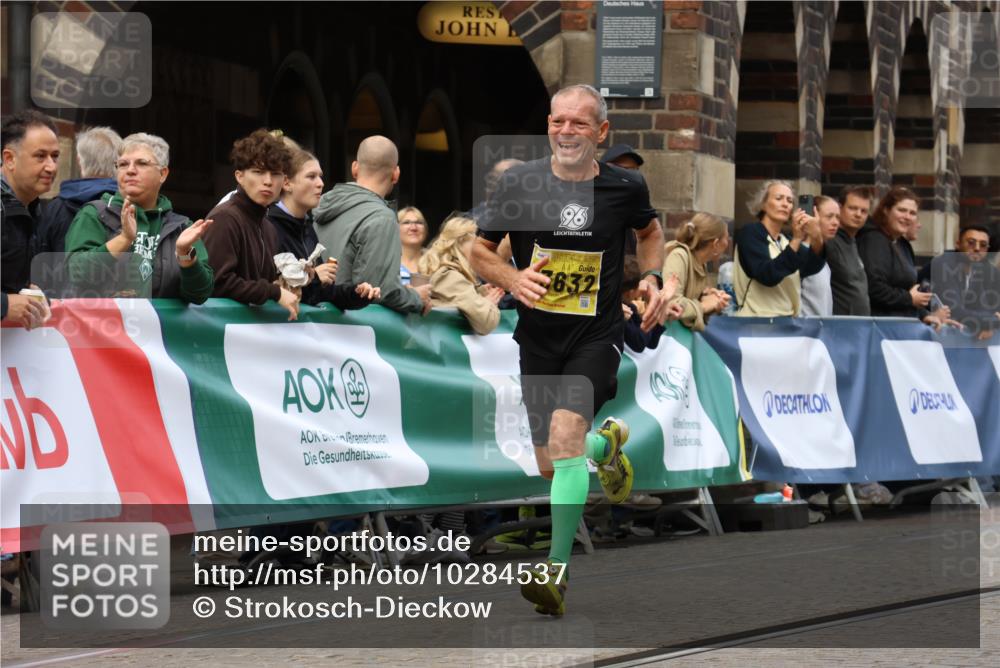 13.09.2026 - 21. swb-Marathon Bremen Strokosch-Dieckow http://msf.ph/oto/10284537 13.09.2026 10:32:18 Ziel 12457, 13533, 13536, 13543, 13573, 13582, 13618, 13632, 13524, 13564, 13638, 13639 meine-sportfotos.de