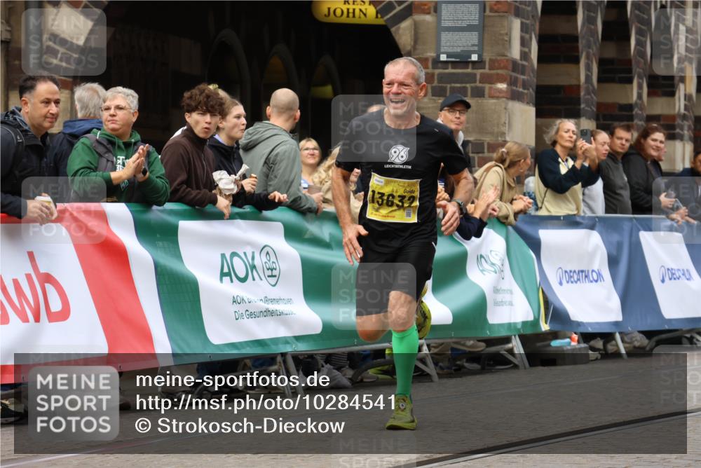 13.09.2026 - 21. swb-Marathon Bremen Strokosch-Dieckow http://msf.ph/oto/10284541 13.09.2026 10:32:18 Ziel 12457, 13533, 13536, 13543, 13573, 13582, 13618, 13632, 13524, 13564, 13638, 13639 meine-sportfotos.de