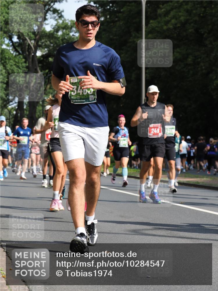 13.09.2026 - 21. swb-Marathon Bremen TobiasT http://msf.ph/oto/10284547 13.09.2026 12:09:29 Laufen 3465, 249 meine-sportfotos.de