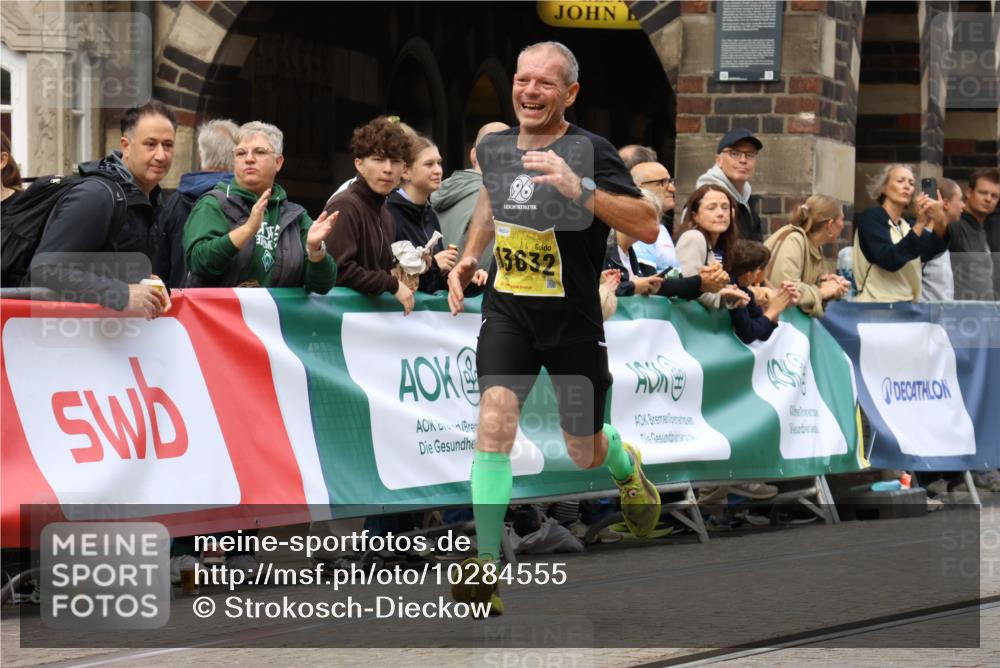 13.09.2026 - 21. swb-Marathon Bremen Strokosch-Dieckow http://msf.ph/oto/10284555 13.09.2026 10:32:18 Ziel 12457, 13533, 13536, 13543, 13573, 13582, 13618, 13632, 13524, 13564, 13638, 13639 meine-sportfotos.de