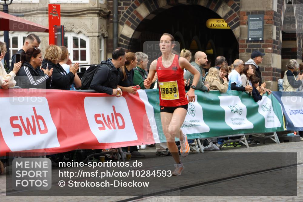 13.09.2026 - 21. swb-Marathon Bremen Strokosch-Dieckow http://msf.ph/oto/10284593 13.09.2026 10:32:31 Ziel 13543, 13582, 13632, 13639, 13622 meine-sportfotos.de